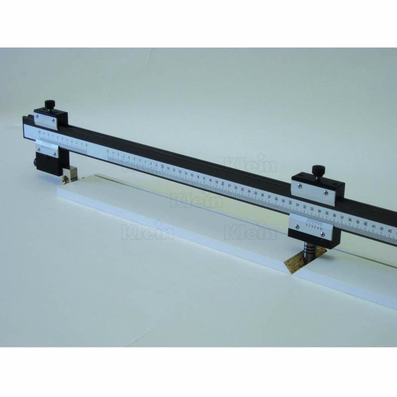Gauge for 90° v-fold cuts schema